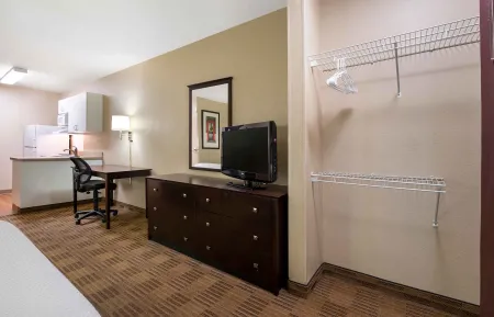 Studio Suite - 2 Full Beds
