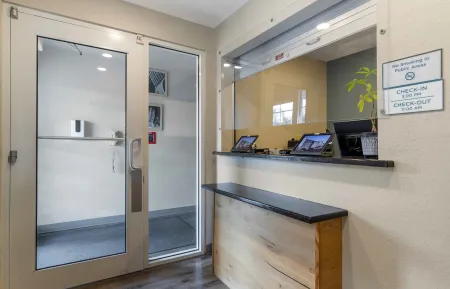 Lobby and Guest Check-in