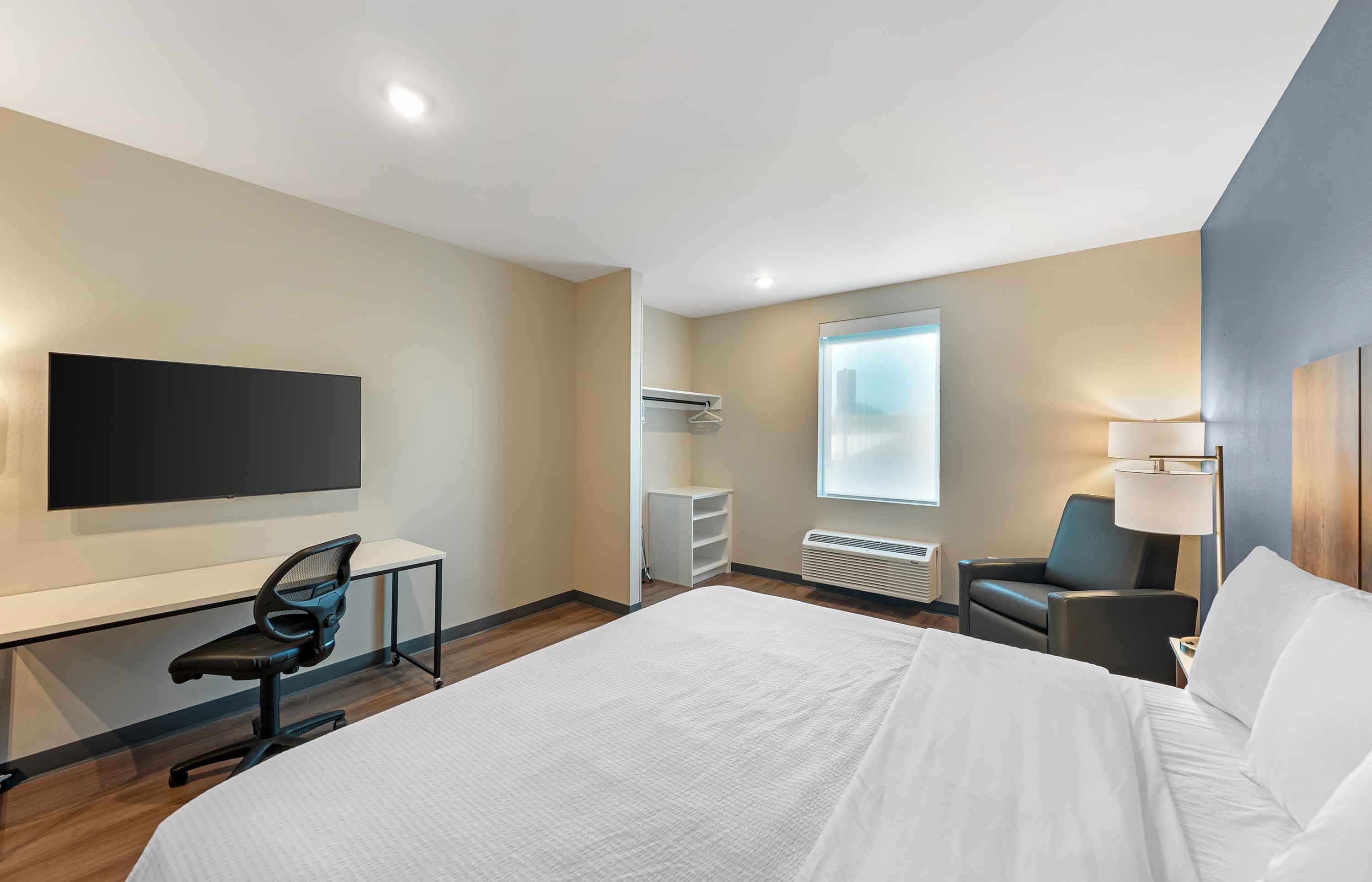 Studio Suite - 1 Queen Bed