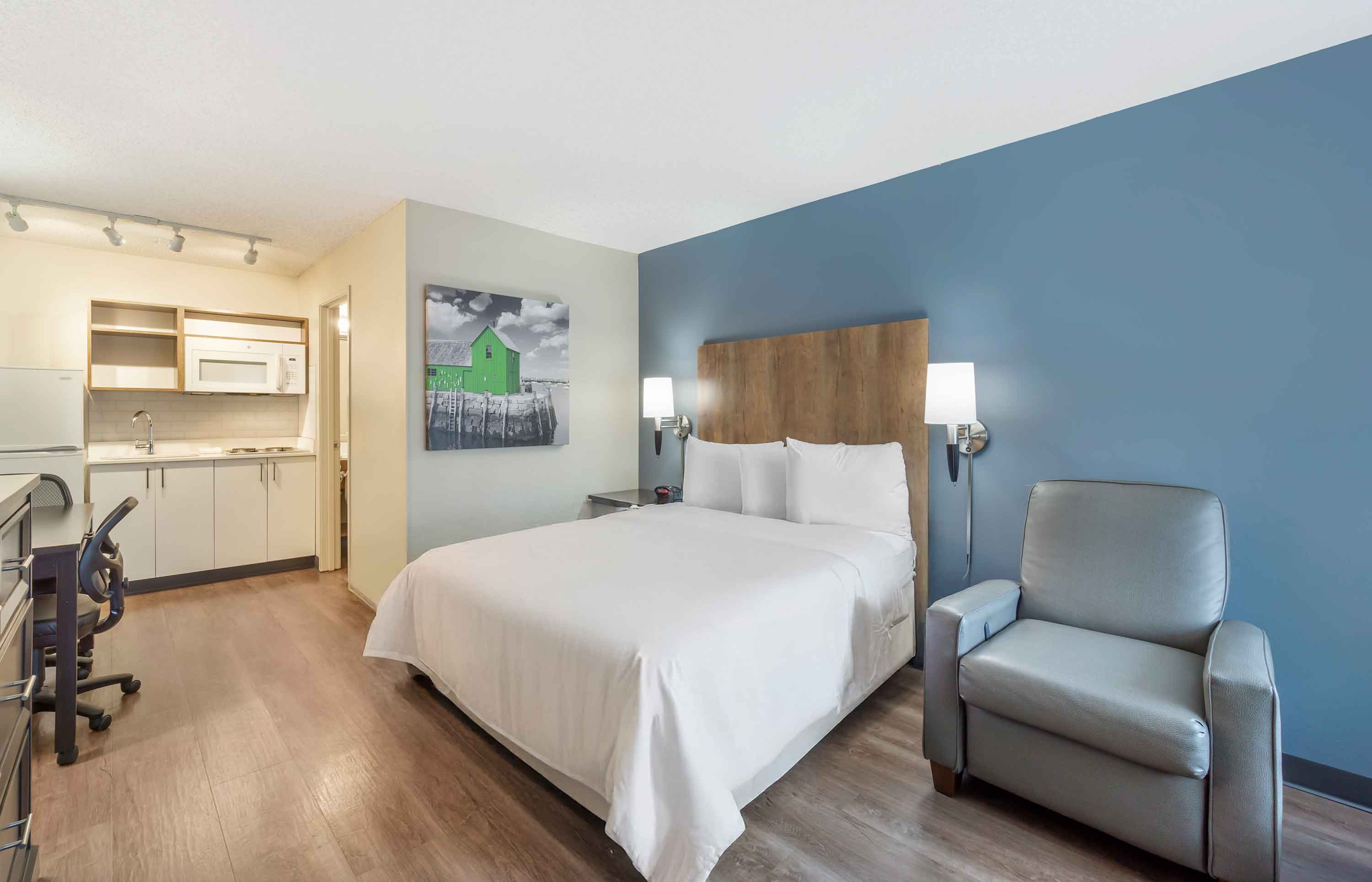 Studio Suite - 1 Queen Bed