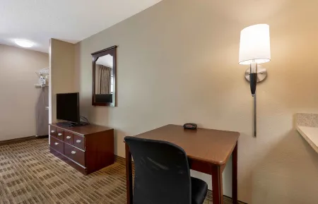 Studio Suite - 2 Full Beds