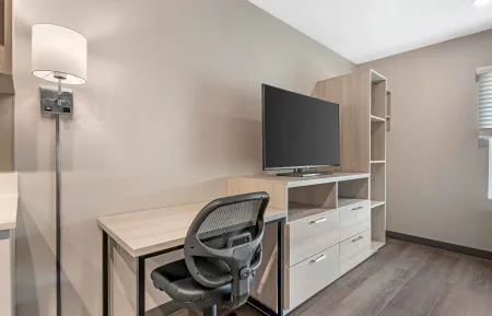 Studio Suite - 1 Queen Bed