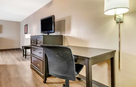 1 Bedroom Suite - 1 King Bed