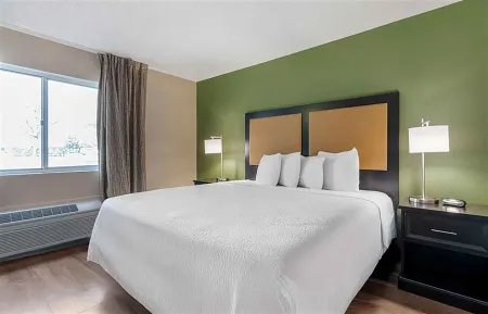 Executive Suite - 1 King Bed