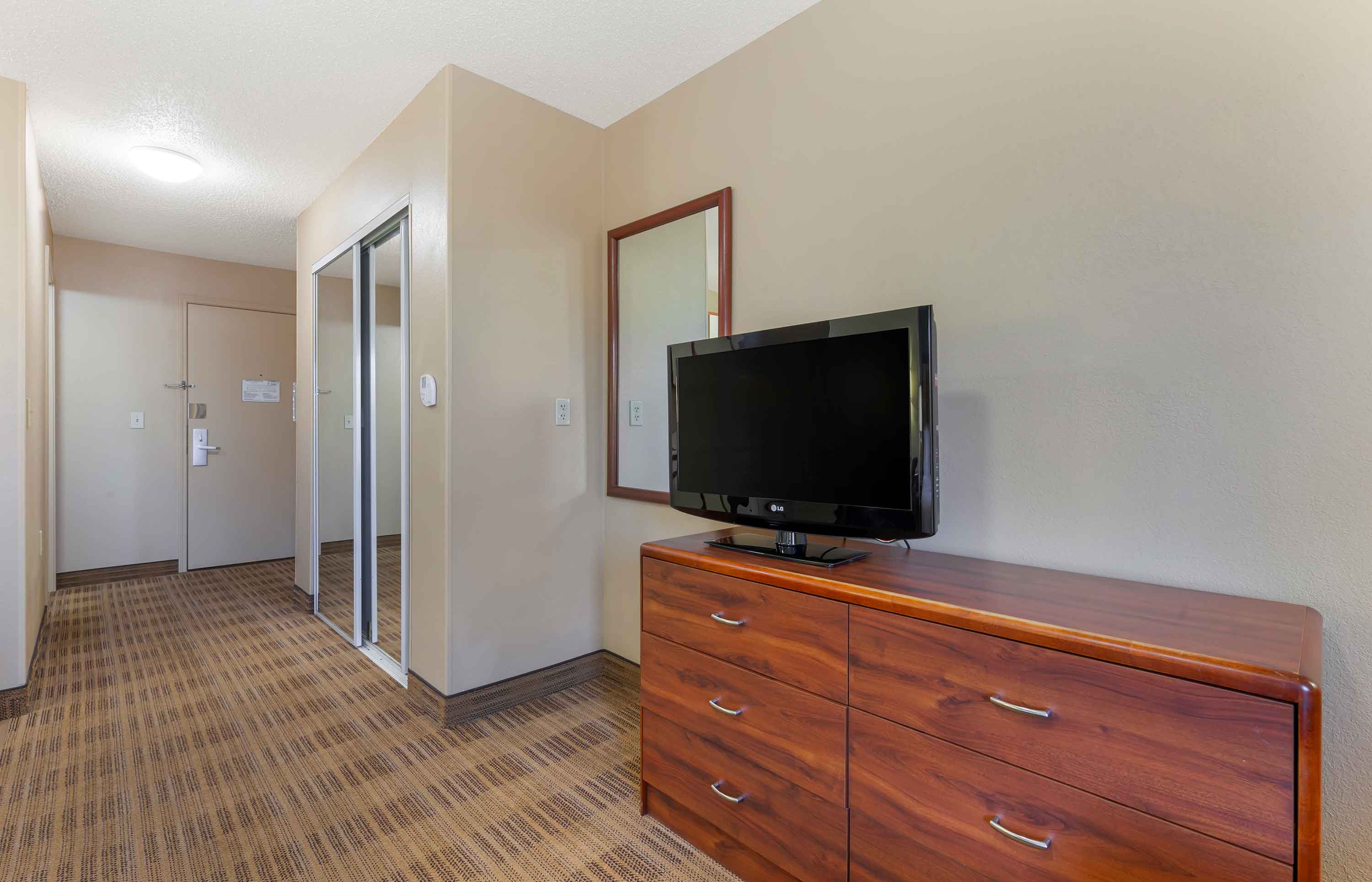 Studio Suite - 1 Queen Bed